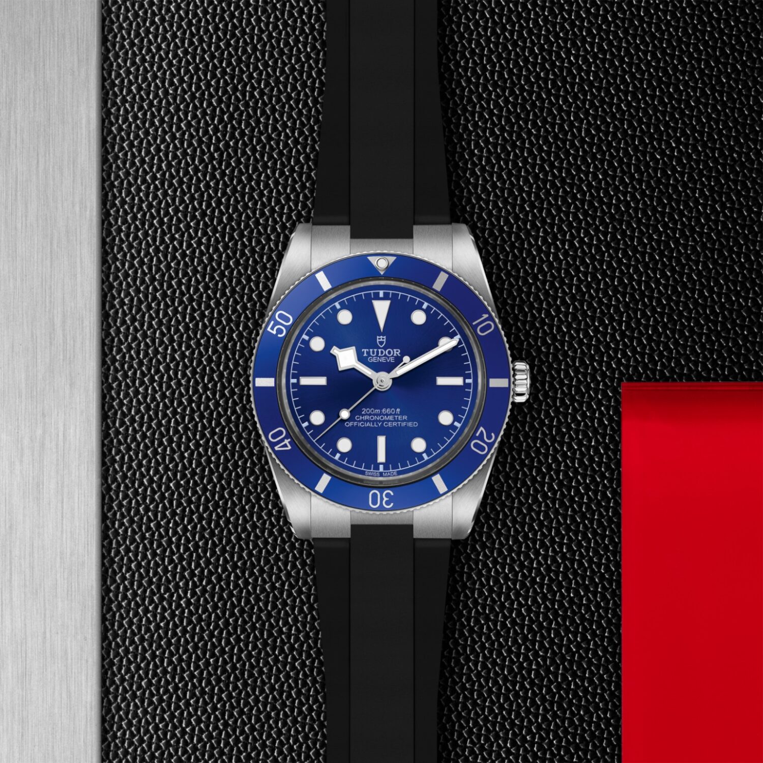 m79000b-0002 Black Bay 54